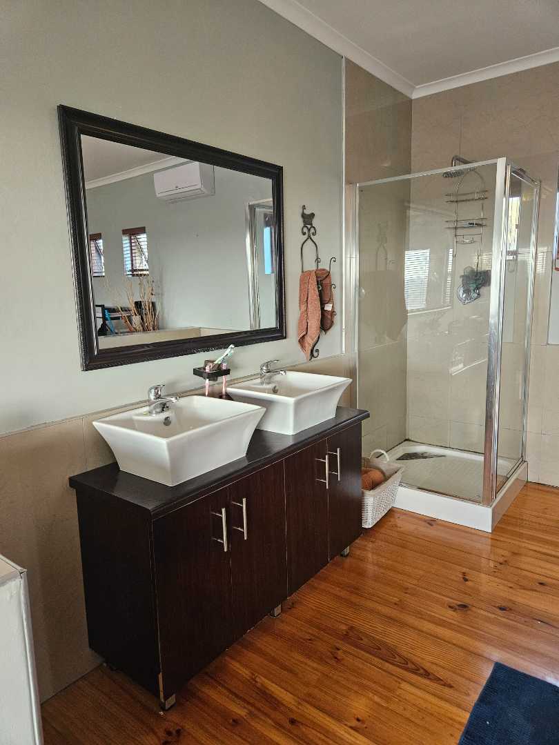 4 Bedroom Property for Sale in Kamma Heights Eastern Cape